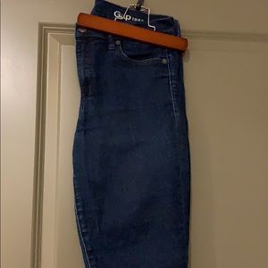 Try Skinny Gap Jeans